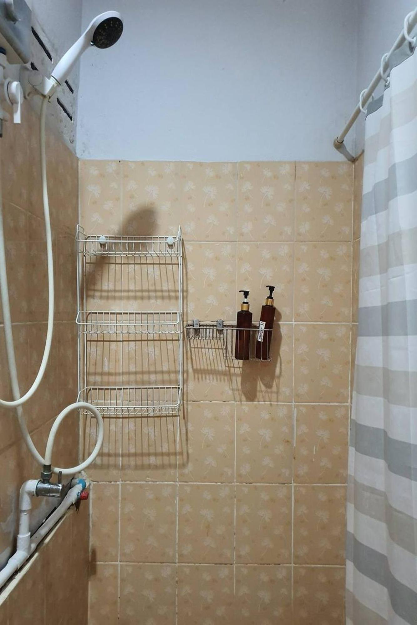 Freesia Saladaeng Silom Apartments 曼谷 外观 照片