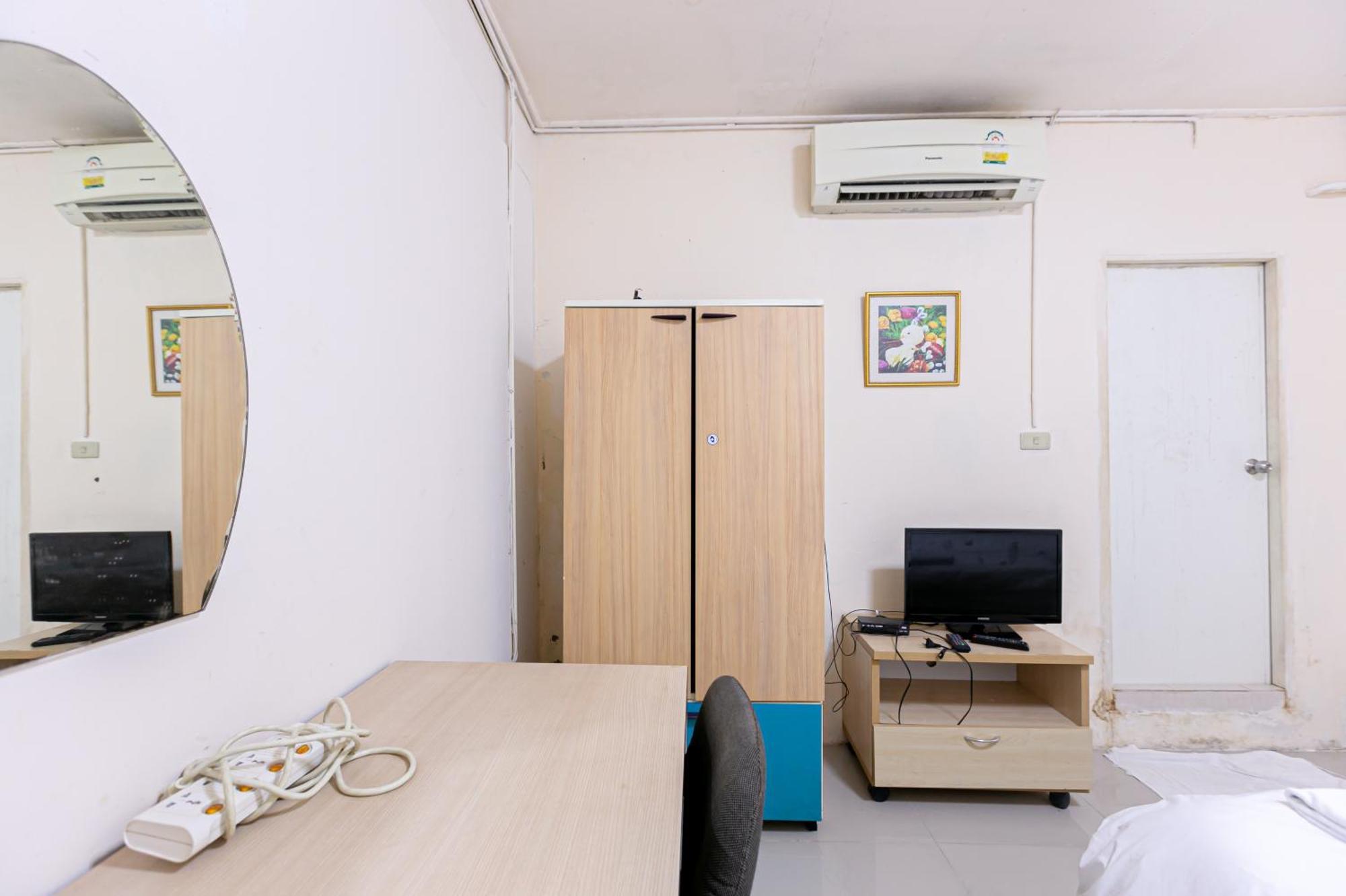 Freesia Saladaeng Silom Apartments 曼谷 外观 照片