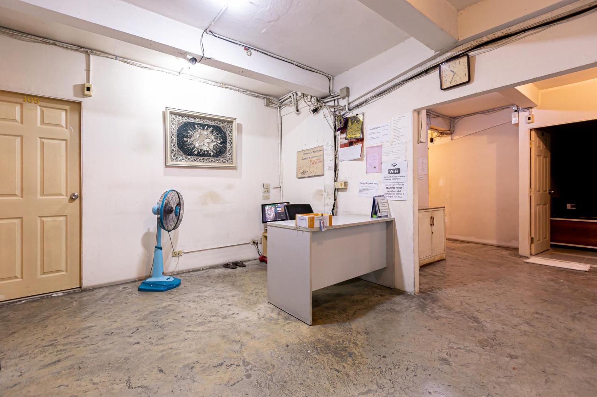 Freesia Saladaeng Silom Apartments 曼谷 外观 照片