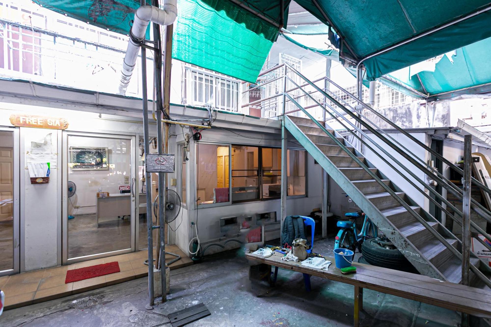 Freesia Saladaeng Silom Apartments 曼谷 外观 照片
