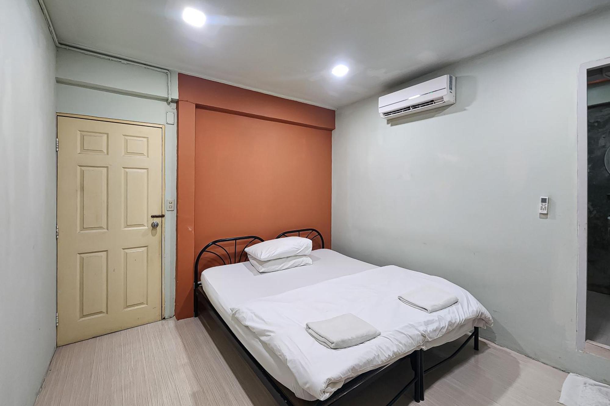 Freesia Saladaeng Silom Apartments 曼谷 外观 照片