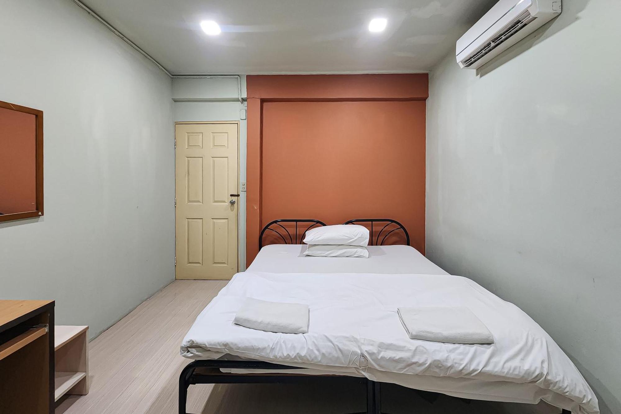Freesia Saladaeng Silom Apartments 曼谷 外观 照片