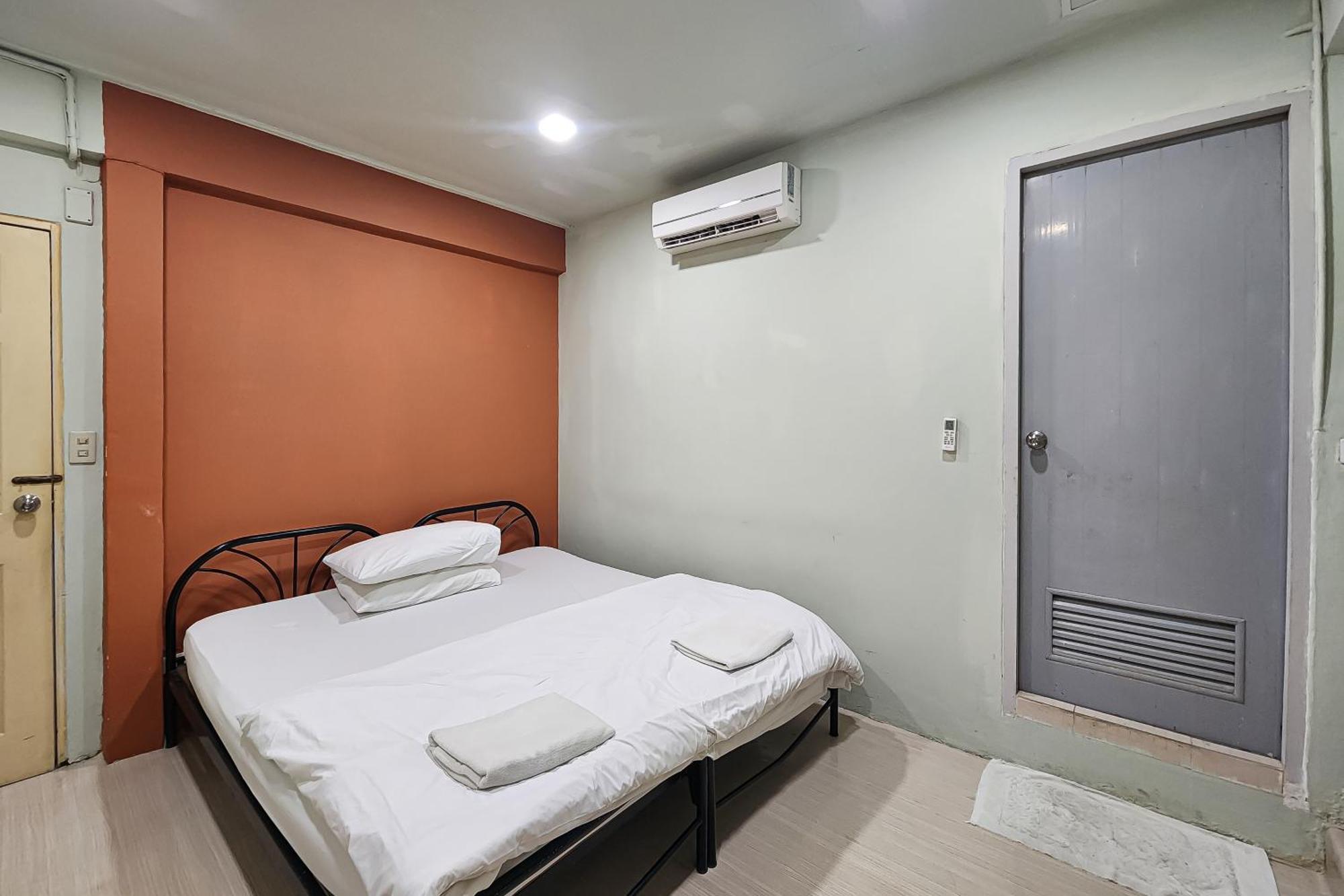 Freesia Saladaeng Silom Apartments 曼谷 外观 照片