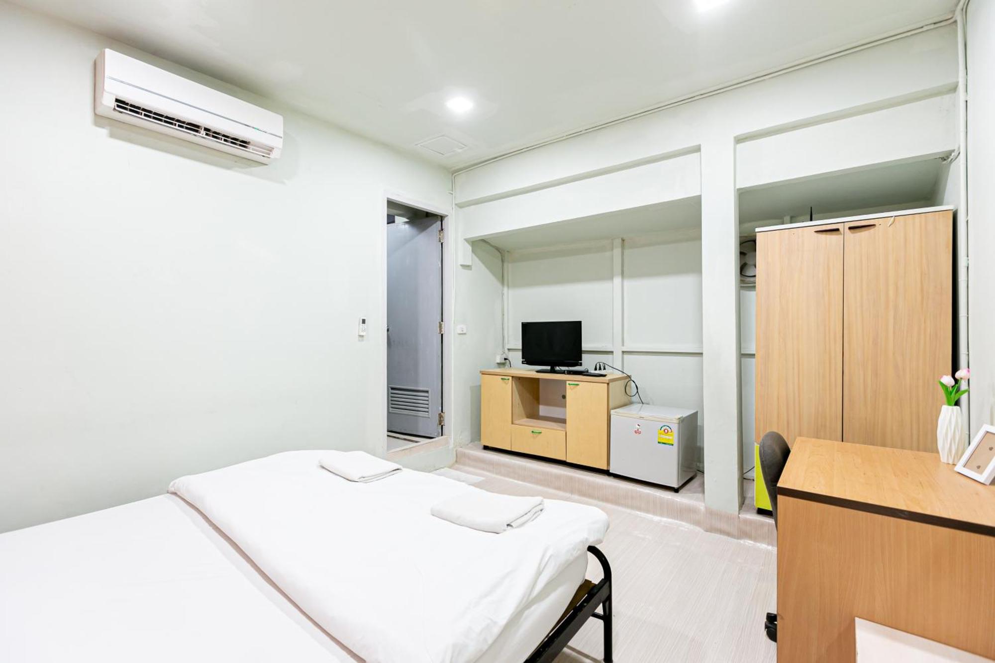 Freesia Saladaeng Silom Apartments 曼谷 外观 照片