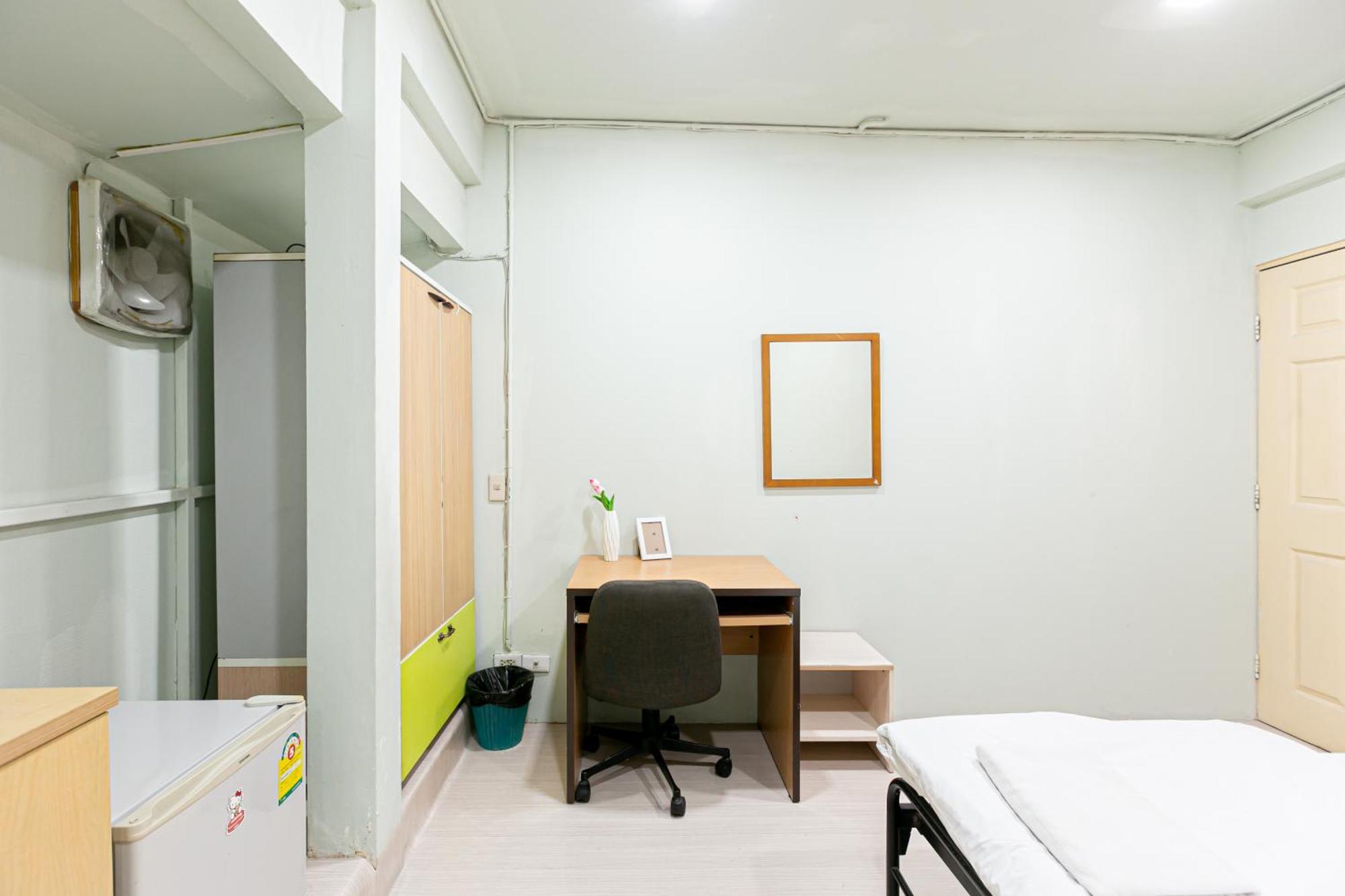 Freesia Saladaeng Silom Apartments 曼谷 外观 照片
