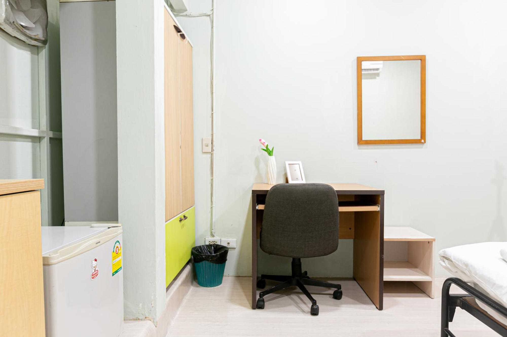 Freesia Saladaeng Silom Apartments 曼谷 外观 照片